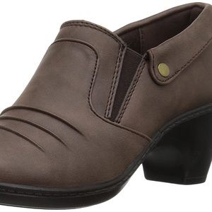Easy Street Women's Bennett Ankle Bootie (9W)